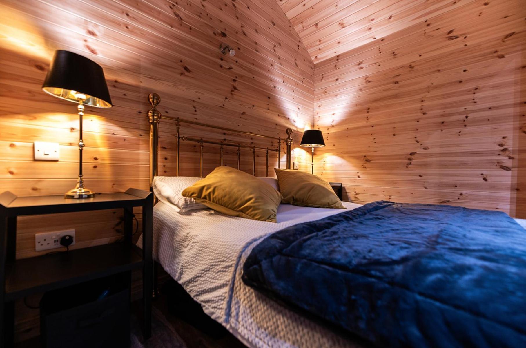 ホテル The Hen Harrier - 4 Person Luxury Glamping Cabin ダンガーバン エクステリア 写真