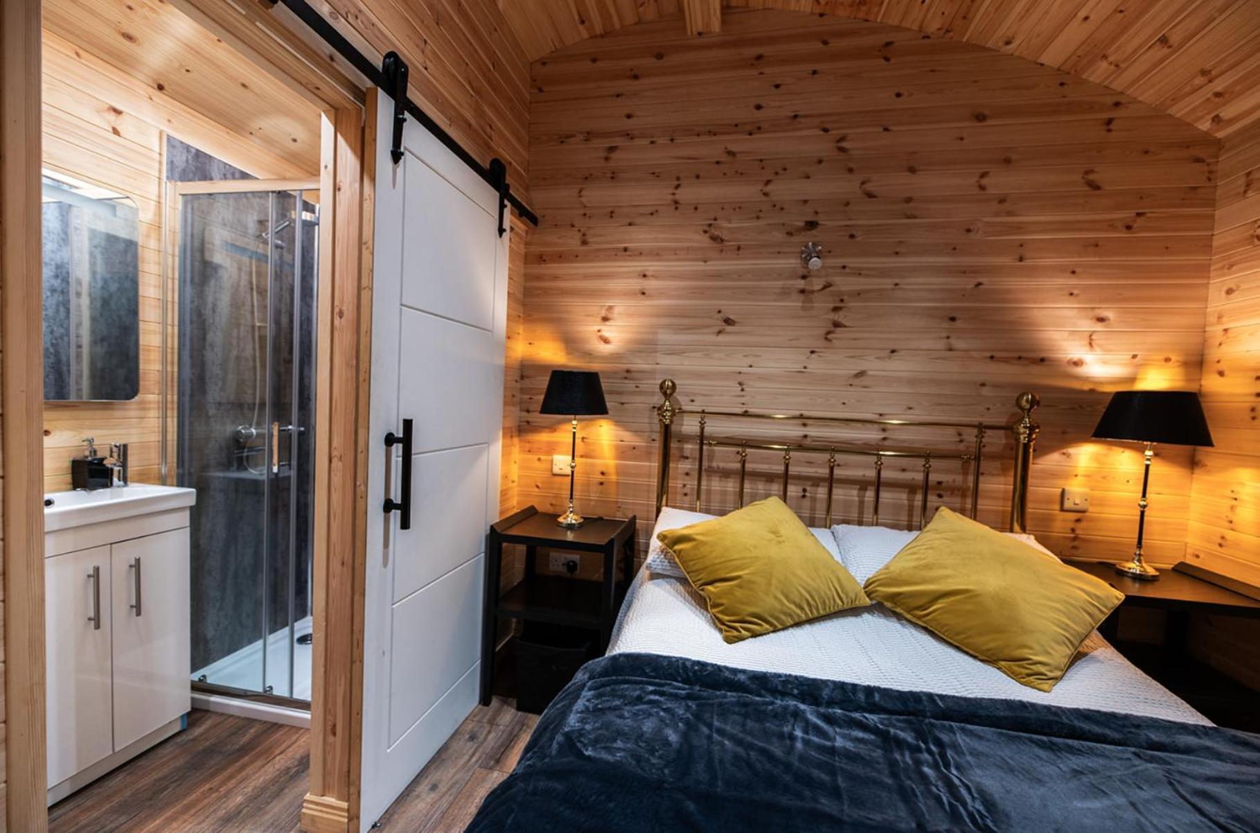 ホテル The Hen Harrier - 4 Person Luxury Glamping Cabin ダンガーバン エクステリア 写真